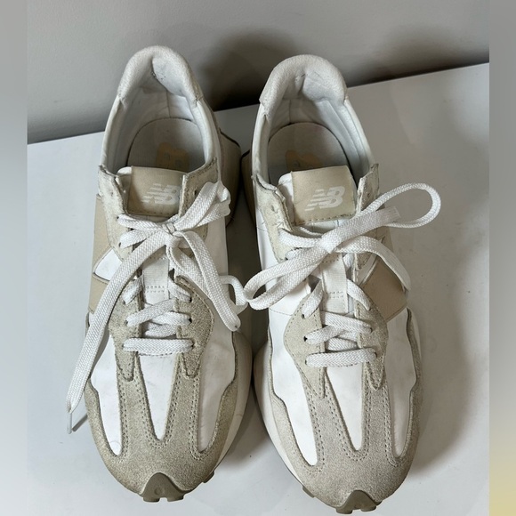 New Balance 327 Size 9.5 Cream and White Athletic Shoes Great Condition - Picture 7 of 10